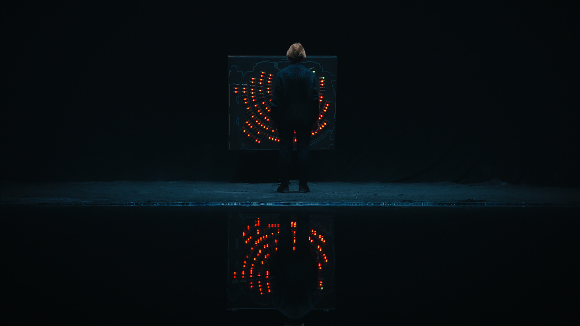 Photo 3 THE_LIGHT_Still_Fra_Film_Studie_Strand_Folketingspanel_foto_Troels_Rasmus_Jensen