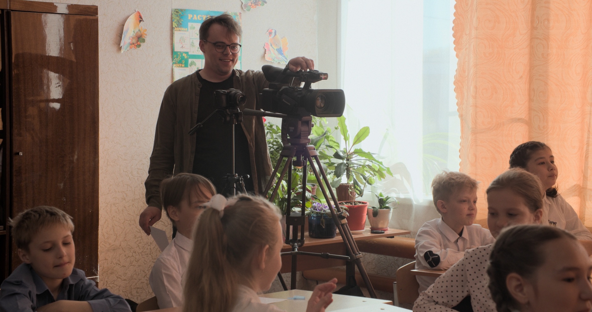 PavelFilmingStudents__credit_Pavel_Talankin