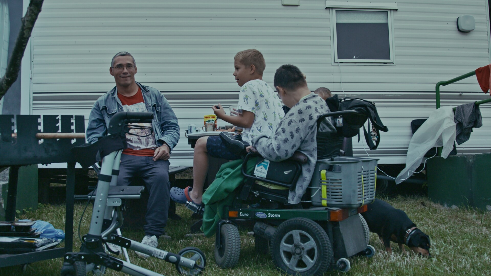 Photo 2 A_BOY_WHO_RUNS_STILL_01