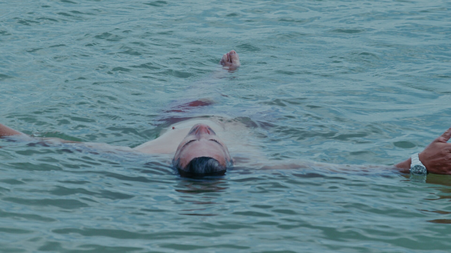 Photo 4 A_BOY_WHO_RUNS_STILL_04